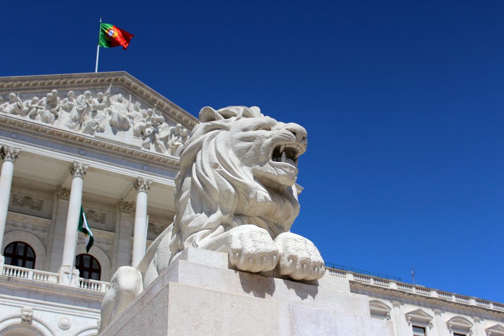 Portugal aplica con desviaciones la directiva de la UE sobre protección de los denunciantes